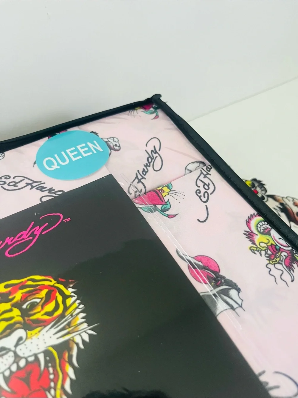 Ed Hardy Pink Queen Size Sheet Set DEH Bunny Skull & Crossbones Heart Flower Bat